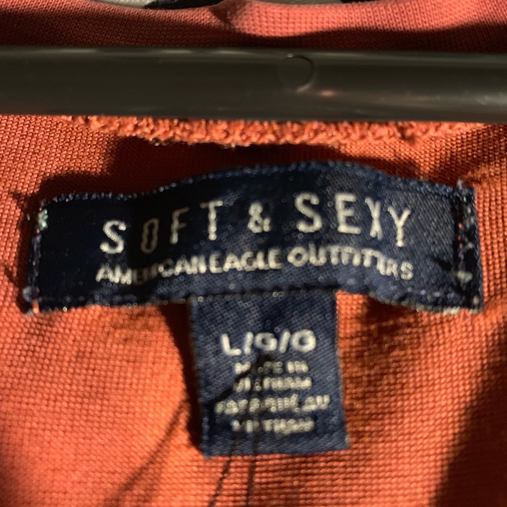 Cute dress shirt.